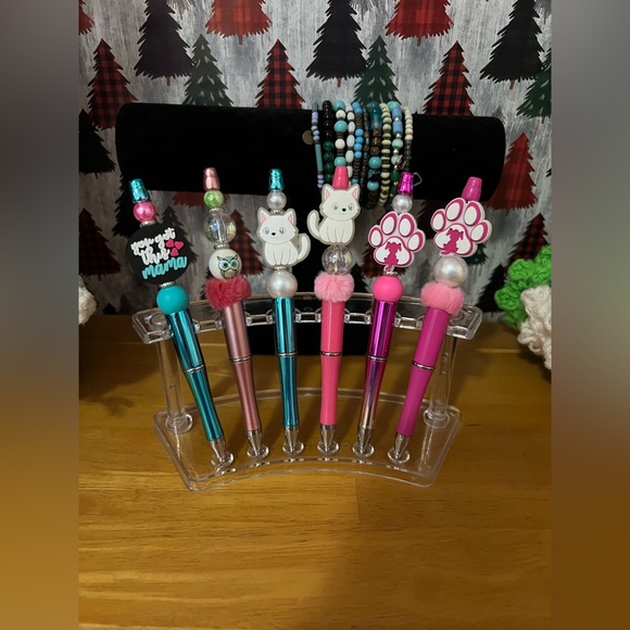 ✨New✨ Hand Beaded Dog Paw Pen 🐾 - Picture 7 of 8